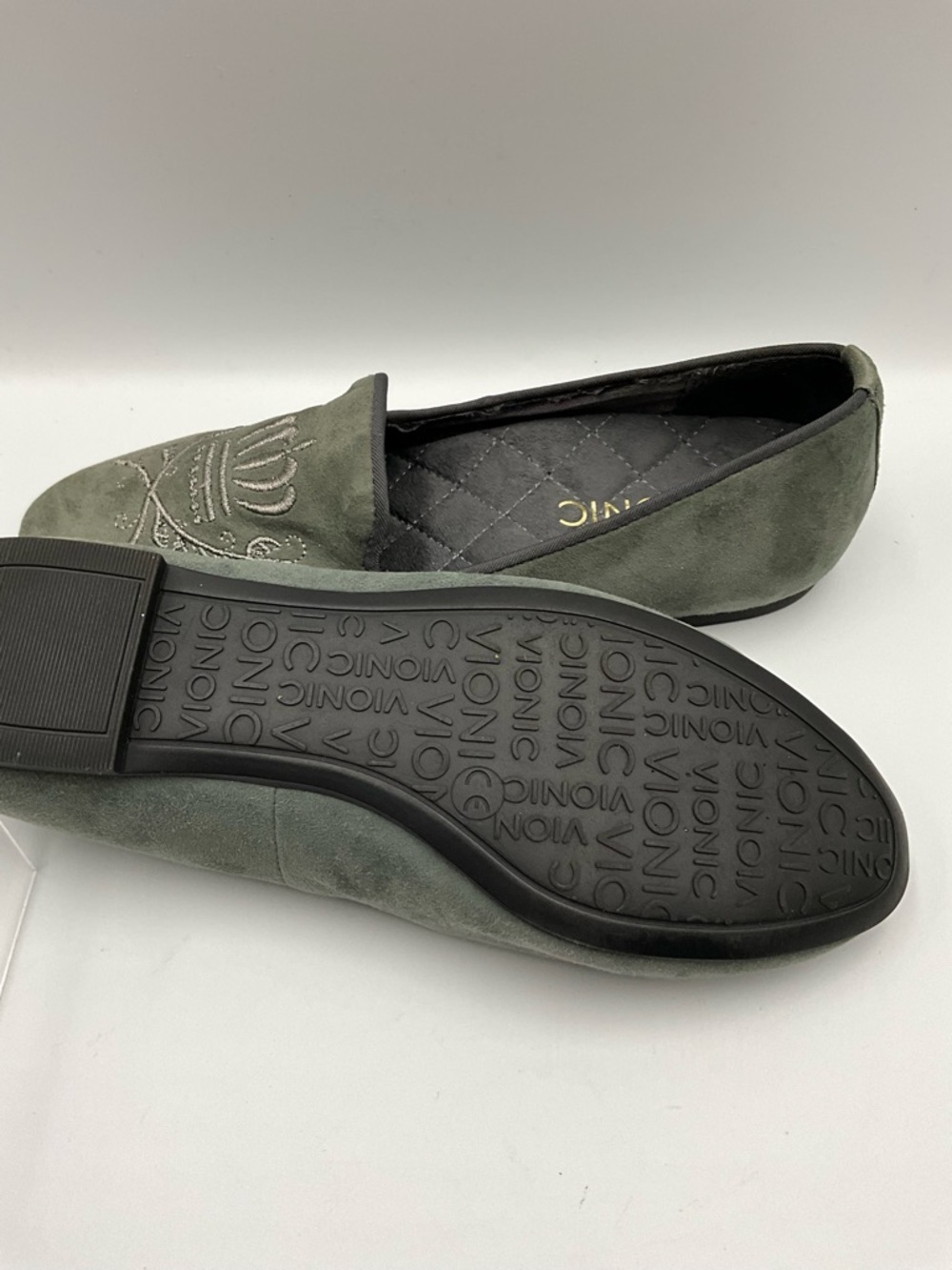 Vionic Loafers Size 6.5 Olive Green Suede Embroidered Loafers - Picture 6 of 6